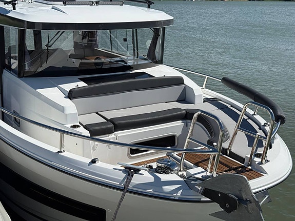 Jeanneau 895 Marlin 10 of 12