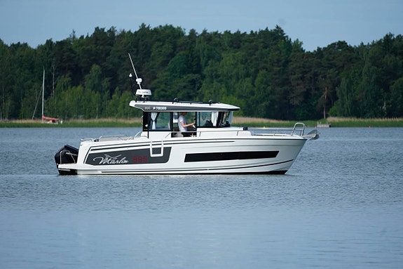 Jeanneau 895 Marlin 2 of 12
