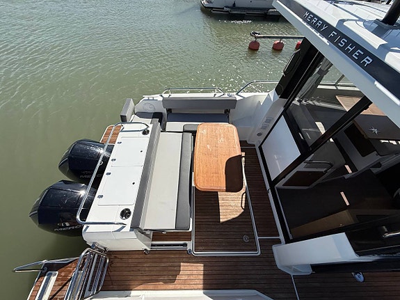 Jeanneau 895 Marlin 11 of 12