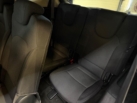 Kia Carens 18 of 23