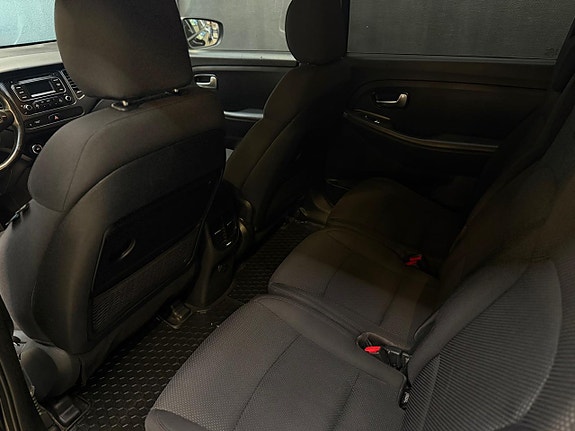 Kia Carens 17 of 23