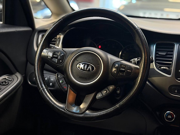 Kia Carens 9 of 23