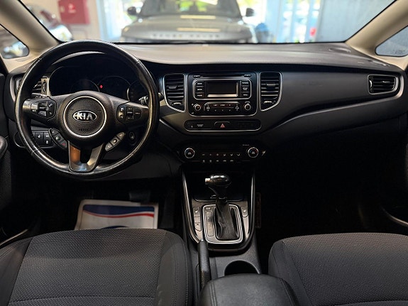 Kia Carens 8 of 23