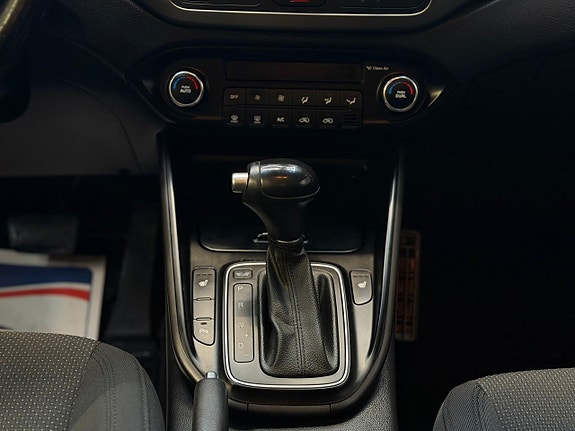 Kia Carens 12 of 23