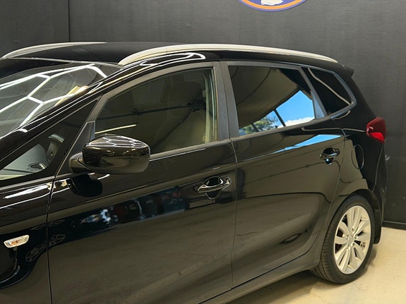 Kia Carens 14 of 23