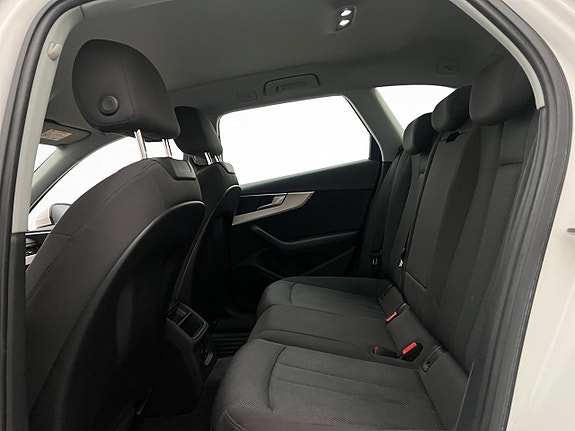 Audi A4 28 of 30