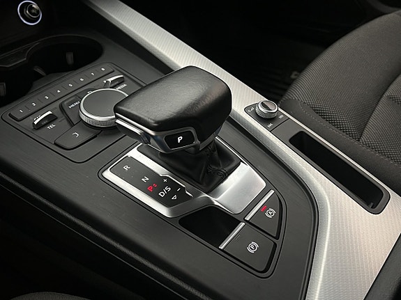 Audi A4 25 of 30