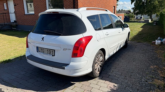 Peugeot 308 SW 4 of 4