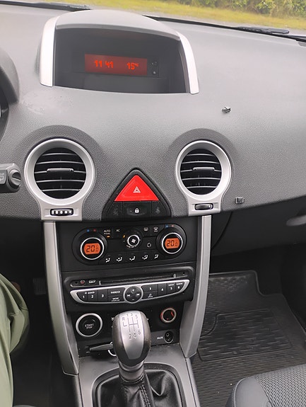 Renault Koleos 8 of 12