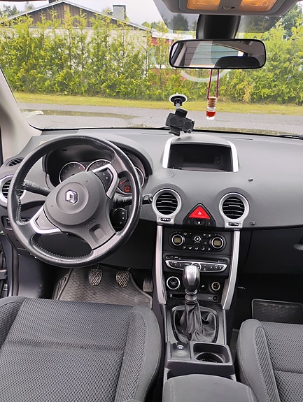 Renault Koleos 7 of 12