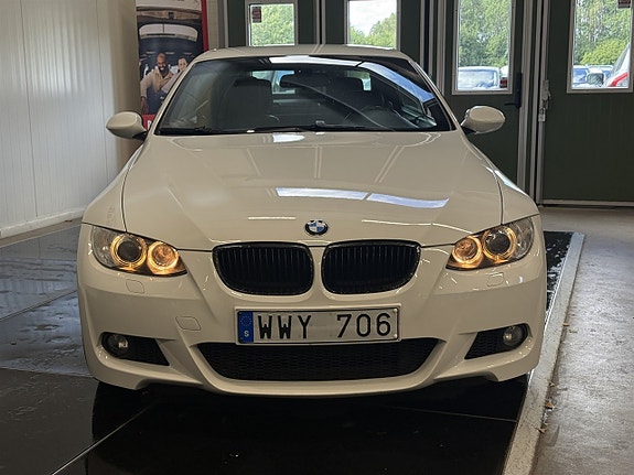BMW 325i 8 of 24