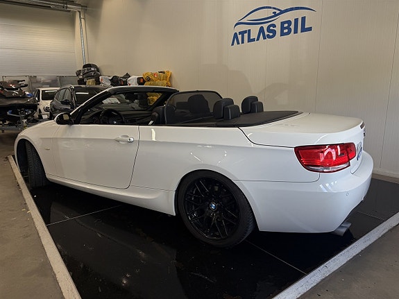 BMW 325i 3 of 24