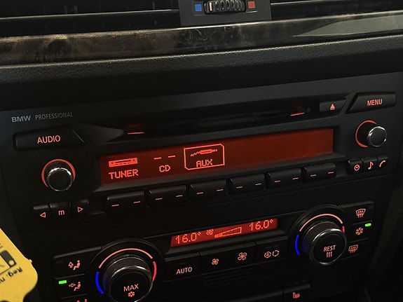 BMW 325i 18 of 24