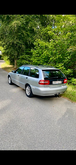 Volvo V40 2 of 4