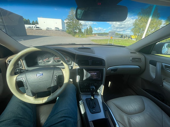 Volvo XC70 3 of 5