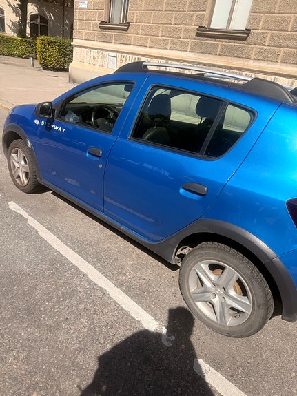 Dacia Sandero Stepway 2 of 12