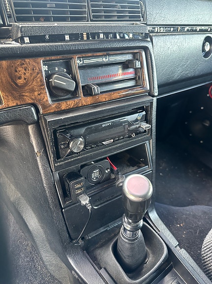 Volvo 740 16 of 17