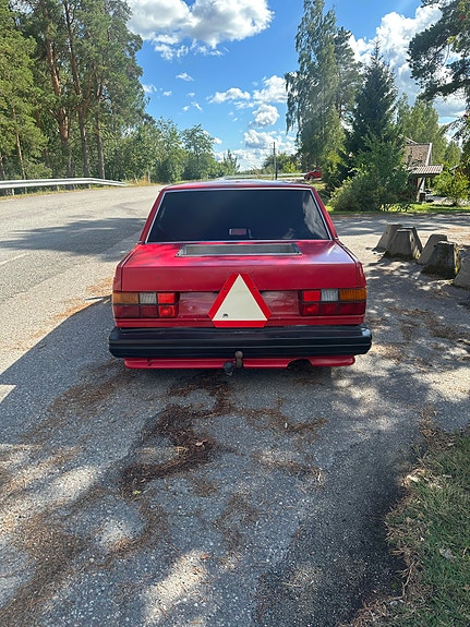 Volvo 740 9 of 17