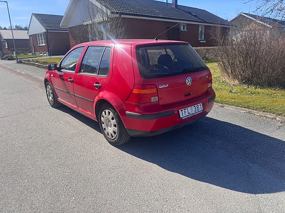 Volkswagen Golf IV 3 of 4