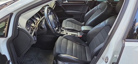 Volkswagen Golf VII 4 of 8