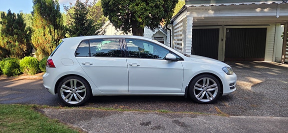 Volkswagen Golf VII 2 of 8