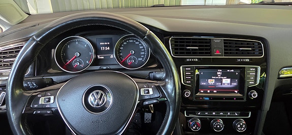 Volkswagen Golf VII 8 of 8