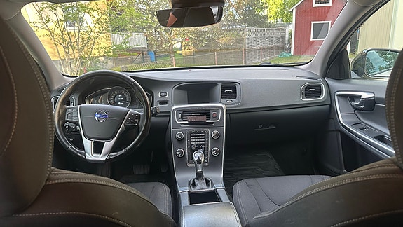 Volvo V60 Cross Country 5 of 5