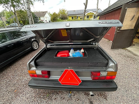 Volvo 740 3 of 11