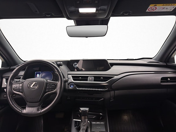 Lexus UX250h 12 of 29