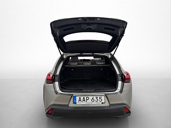 Lexus UX250h 25 of 29