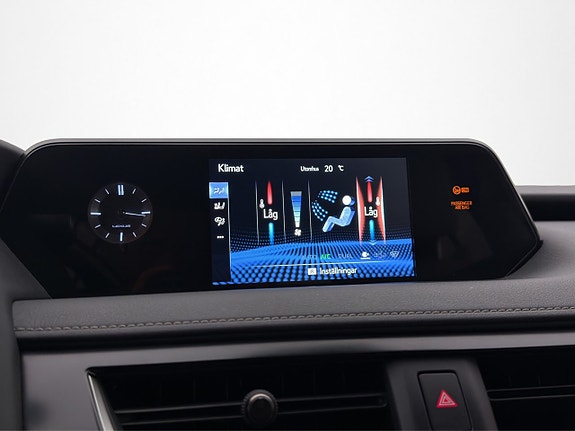 Lexus UX250h 20 of 29