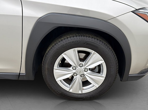 Lexus UX250h 29 of 29