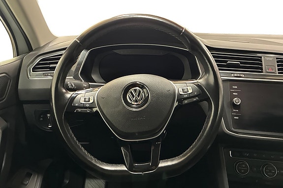 Volkswagen Tiguan 15 of 27