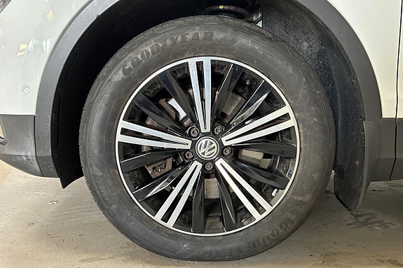 Volkswagen Tiguan 11 of 27