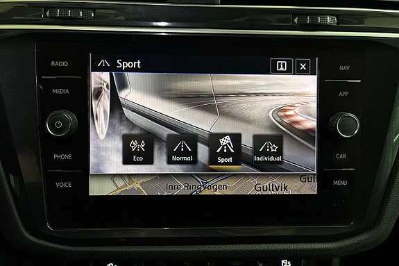 Volkswagen Tiguan 22 of 27