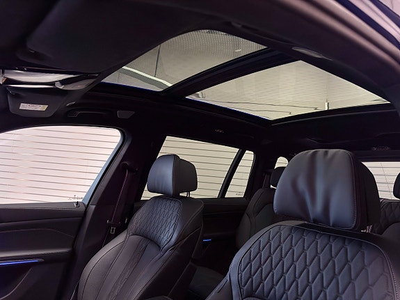 BMW X7 17 of 30