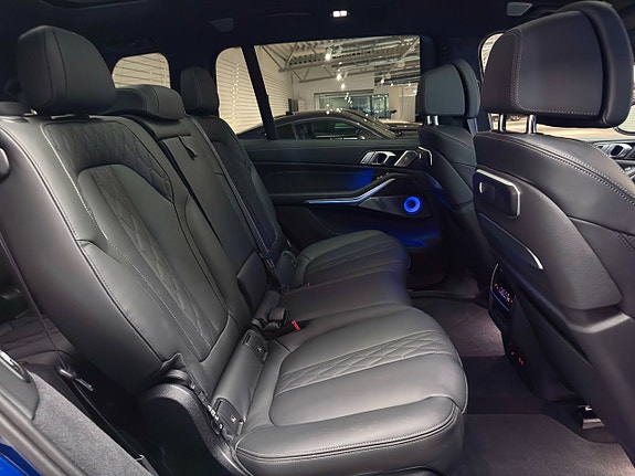 BMW X7 24 of 30