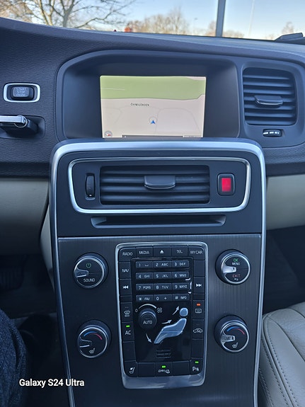 Volvo V60 11 of 14