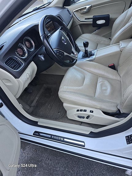 Volvo V60 5 of 14