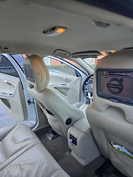 Volvo V60 7 of 14