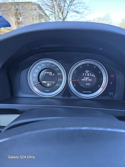 Volvo V60 10 of 14