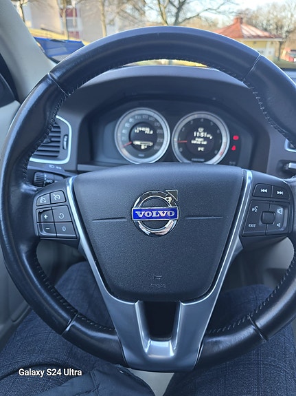 Volvo V60 9 of 14