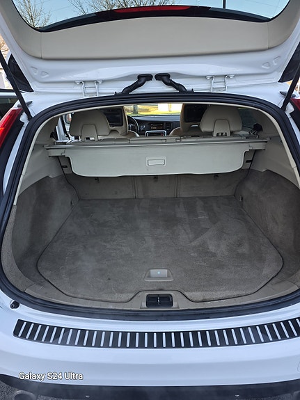 Volvo V60 8 of 14