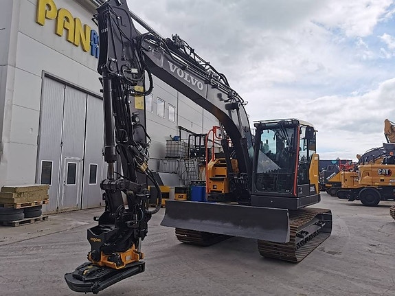 Volvo ECR 145 EL 4 of 8