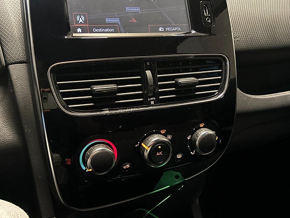Renault Clio 13 of 19