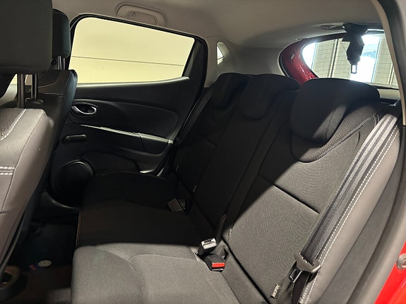 Renault Clio 15 of 19