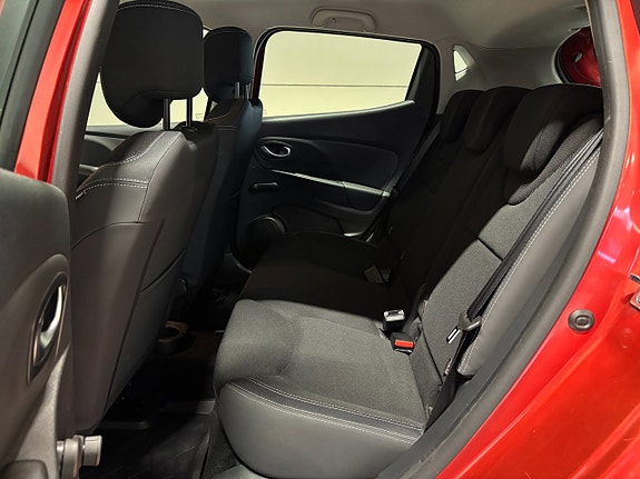 Renault Clio 14 of 19