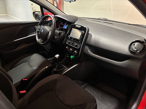 Renault Clio 11 of 19
