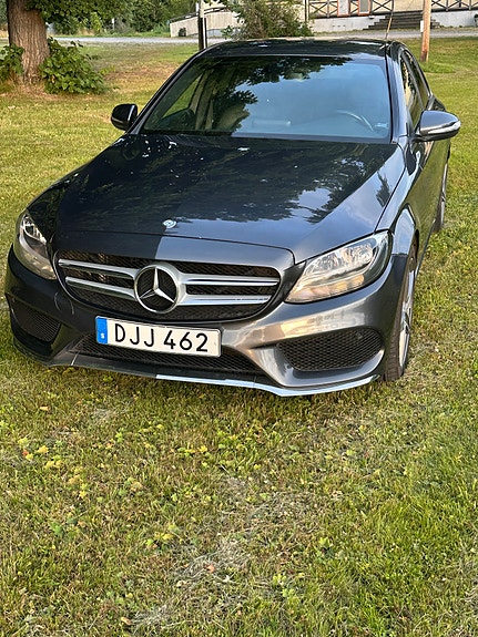 Mercedes-Benz C220 d 2 of 18