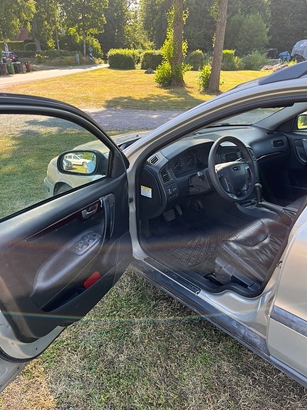 Volvo V70 7 of 11